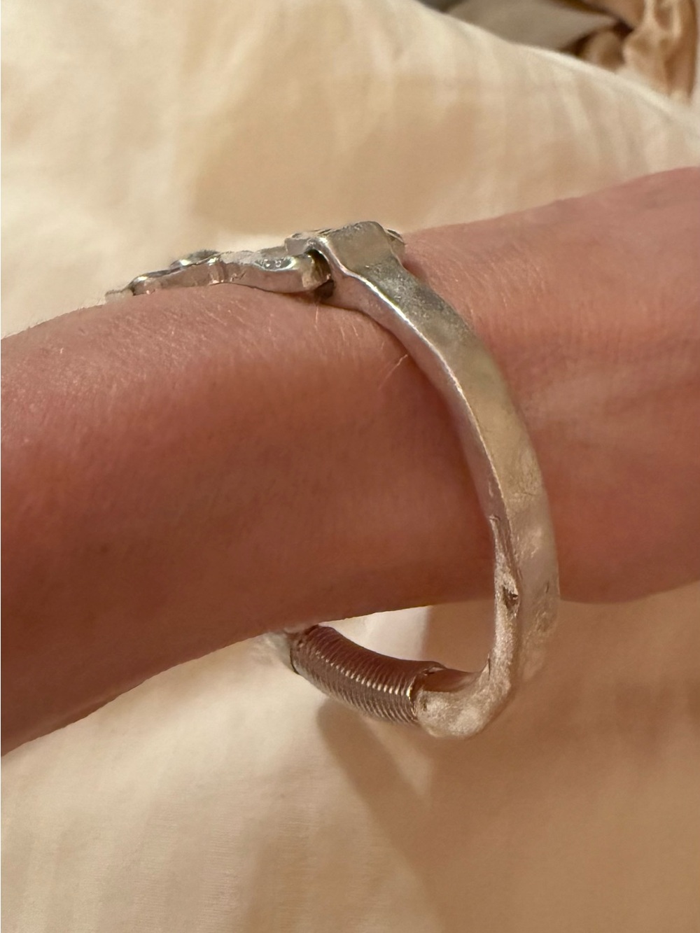 Chunky Silver Cross-Link Bracelet - Picture 5 of 5